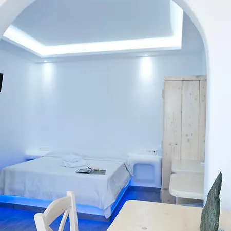 Varnali Small Boutique Mykonos Town