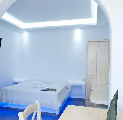 Varnali Small Boutique Mykonos Town