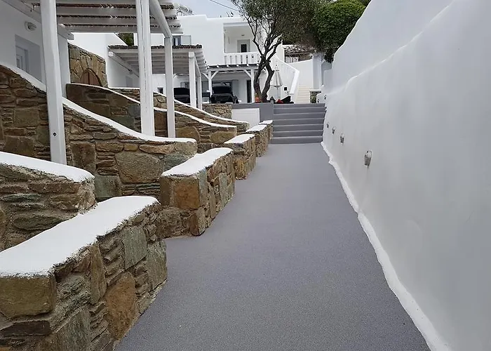 Varnali Small Boutique Mykonos Town